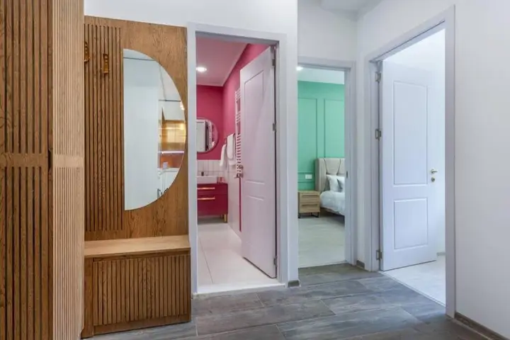 Тбилиси: Luxury Meets Convenience 2 Bdrm City Center