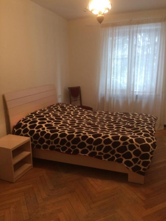 Тбилиси: Apartment Nutsubidze 77/b