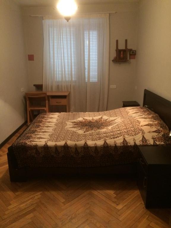 Тбилиси: Apartment Nutsubidze 77/b