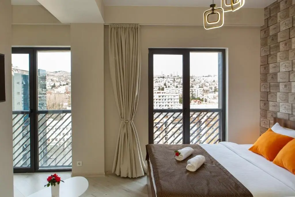 Тбилиси: 11Floor Hotel