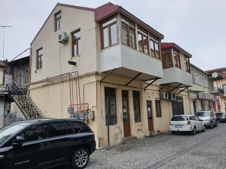 Батуми: Old Batumi Near Mosque