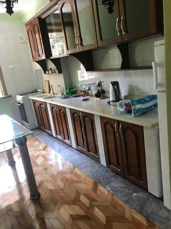 Батуми: Apartment on Griboedova 28