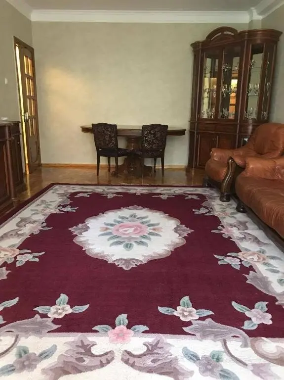 Батуми: Apartment on Griboedova 28