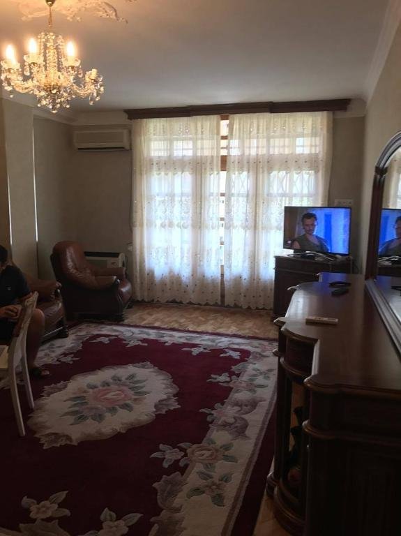 Батуми: Apartment on Griboedova 28