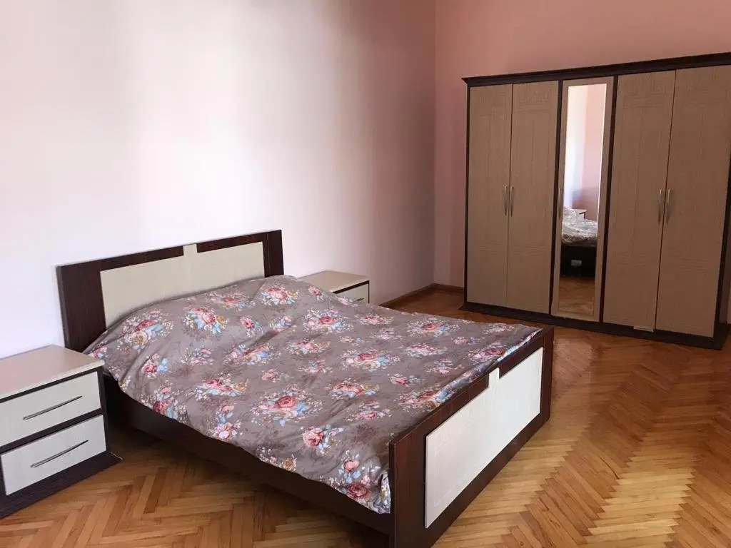 Кутаиси: Merab Kostava Street 69 Apartment