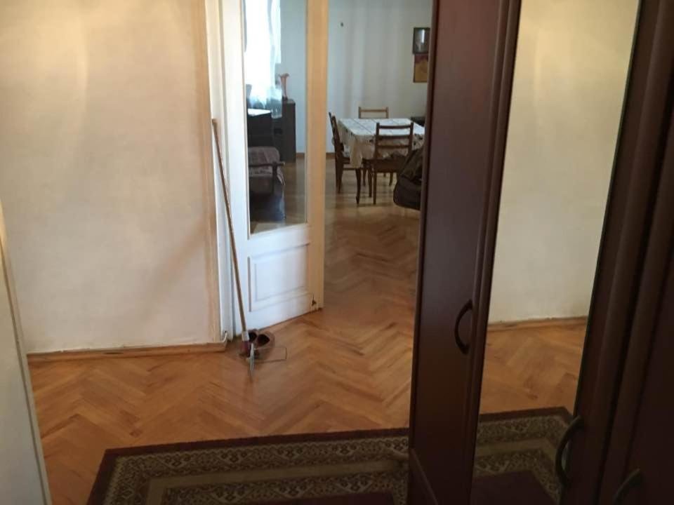 Тбилиси: Apartment Nutsubidze 10