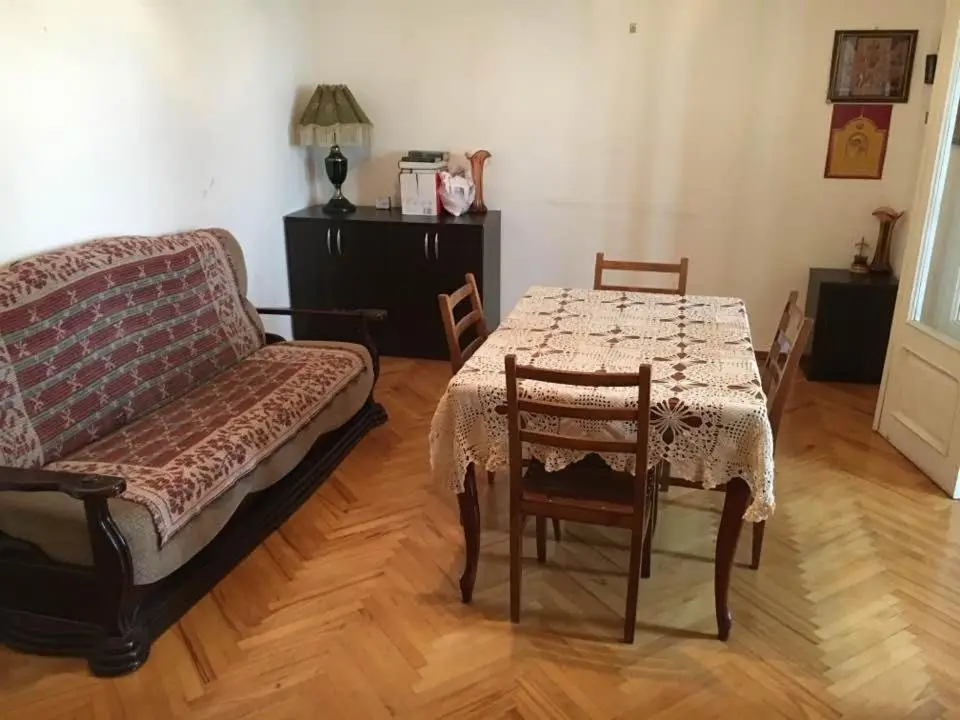 Тбилиси: Apartment Nutsubidze 10