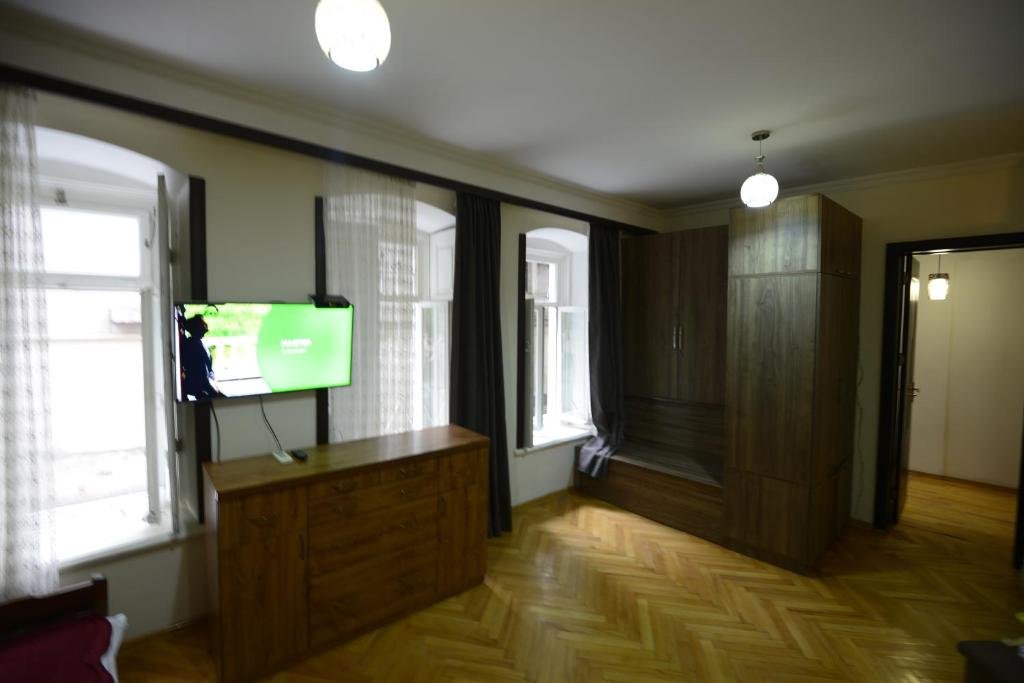 Тбилиси: Apartment Orbeliani 32