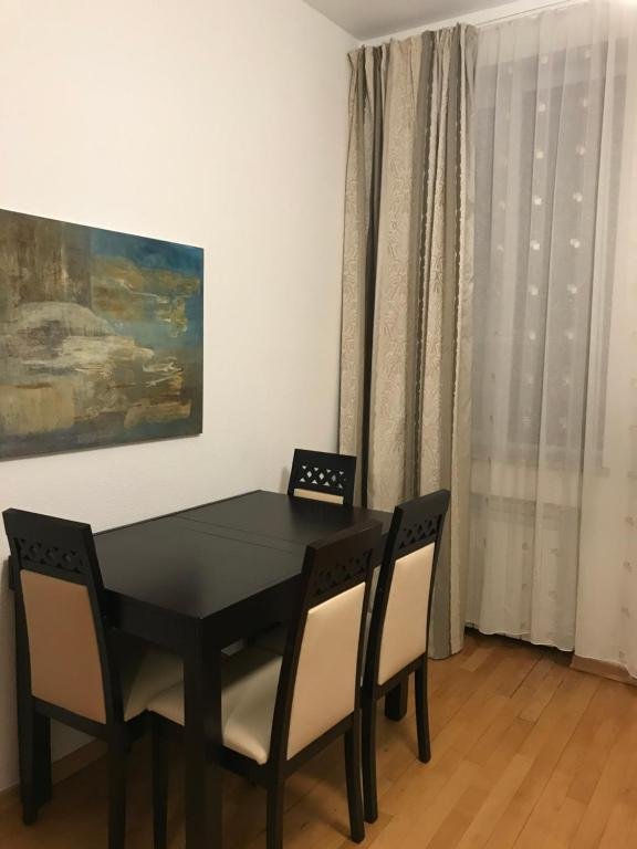 Тбилиси: Lovely 2 Bedroom Apartment Near Center