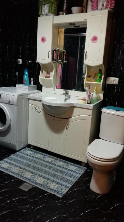 Тбилиси: Apartment on Sulkhan Tsintsadze 49