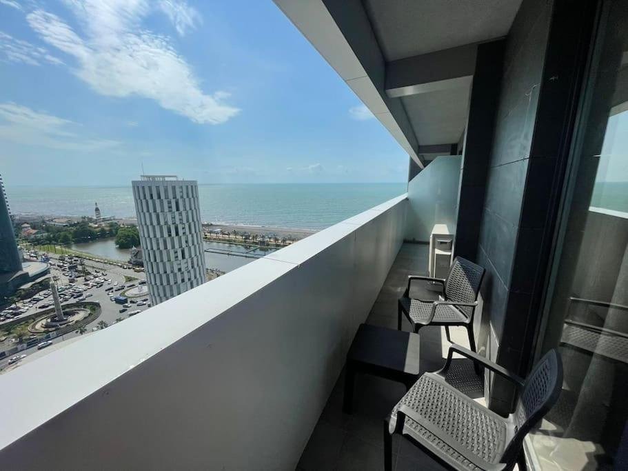 Батуми: Leo Group Luxury Apartment 1834 Alliance Palace