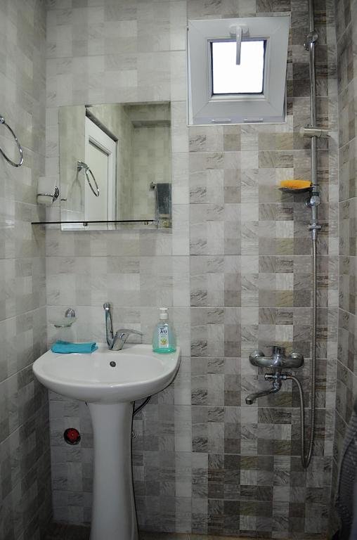 Тбилиси: Apartment on Samghebro Street 6