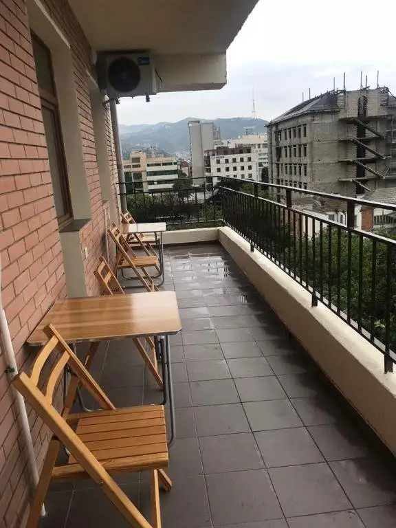 Тбилиси: 5 Rooms Hotel near 300 Aragveli metro station