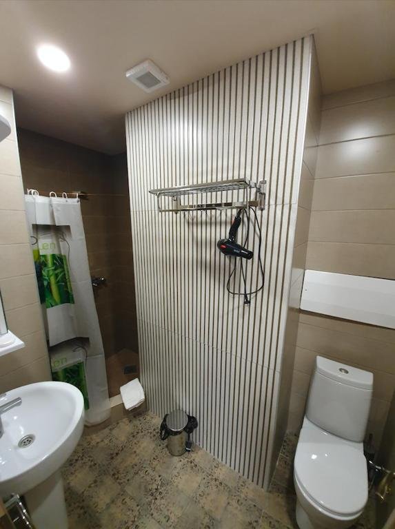 Тбилиси: 5 Rooms Hotel near 300 Aragveli metro station