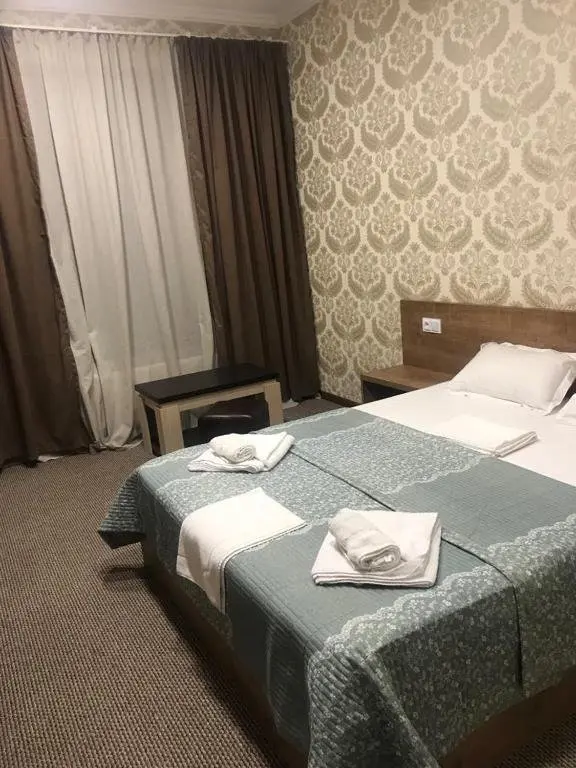 Тбилиси: 5 Rooms Hotel near 300 Aragveli metro station