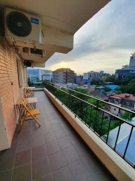 Тбилиси: 5 Rooms Hotel near 300 Aragveli metro station