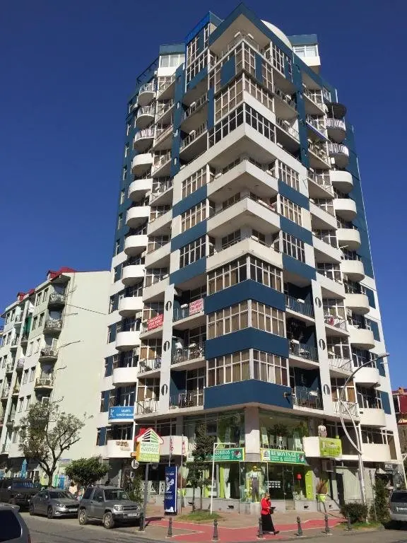 Батуми: 3 x komnatnie apartamenti