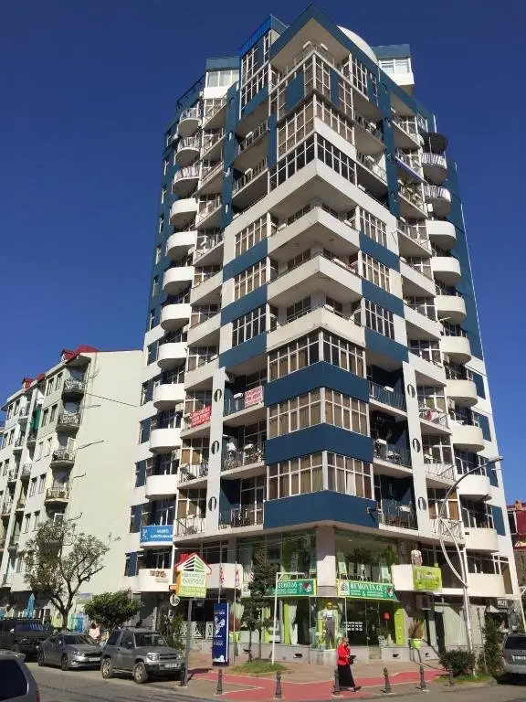 Батуми: 3 x komnatnie apartamenti