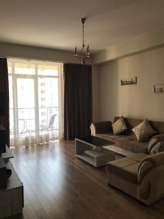 Тбилиси: Newly Renovated, Axis Palace Apartment