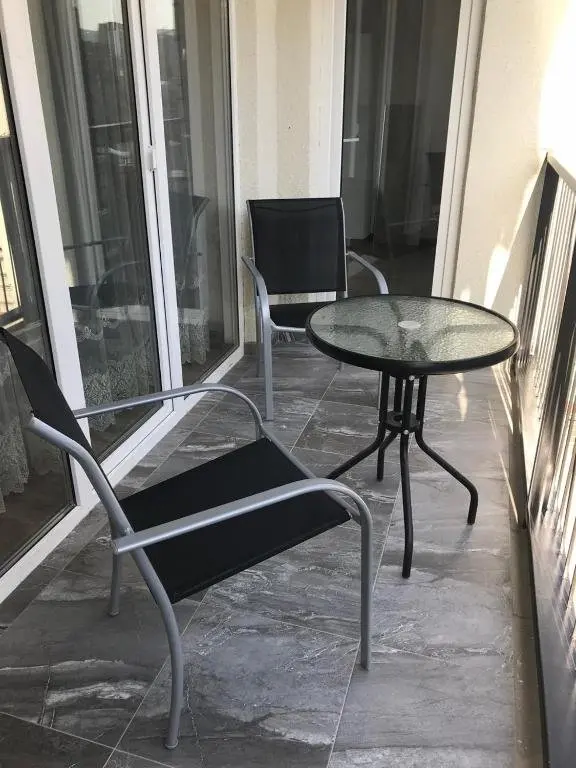 Тбилиси: Newly Renovated, Axis Palace Apartment