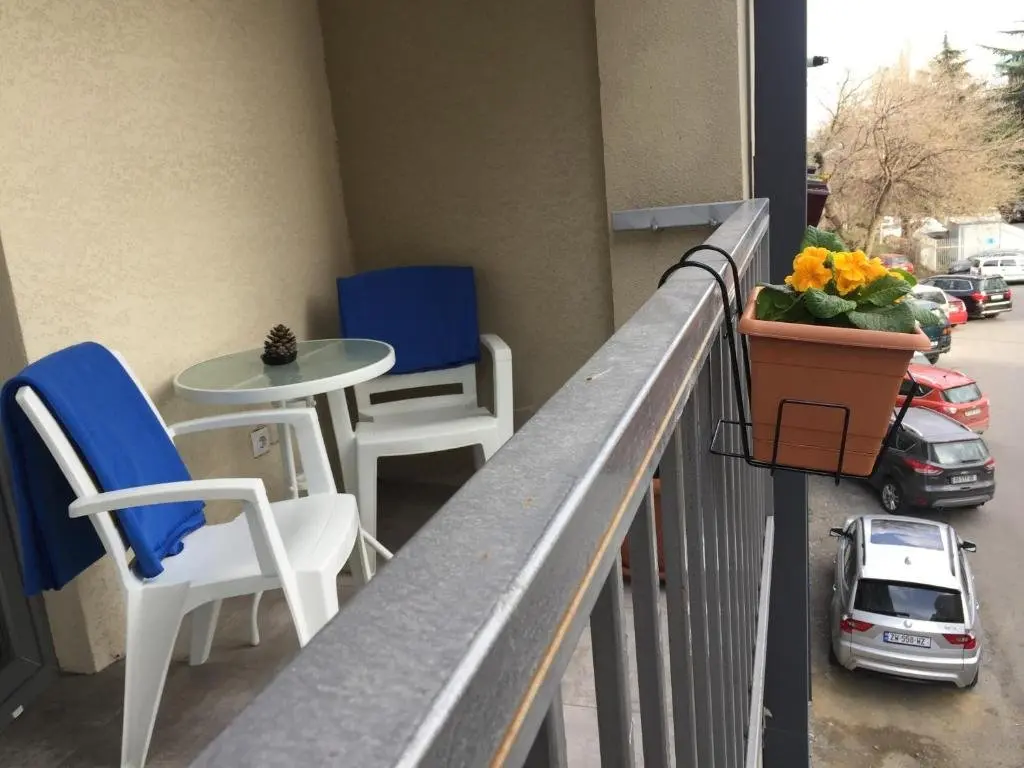 Тбилиси: Apartment with balcony near King David residence