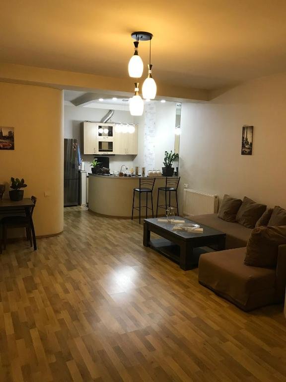 Тбилиси: 33 Vazha Pshavela Apartment