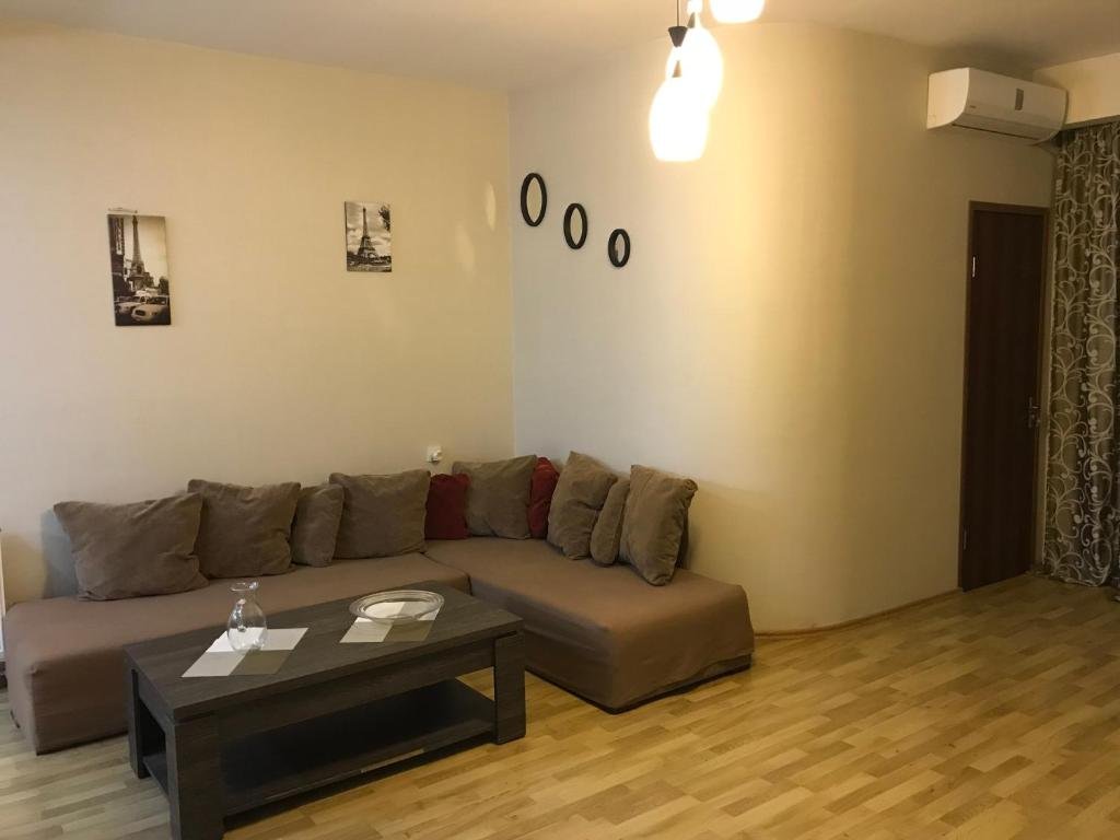 Тбилиси: 33 Vazha Pshavela Apartment
