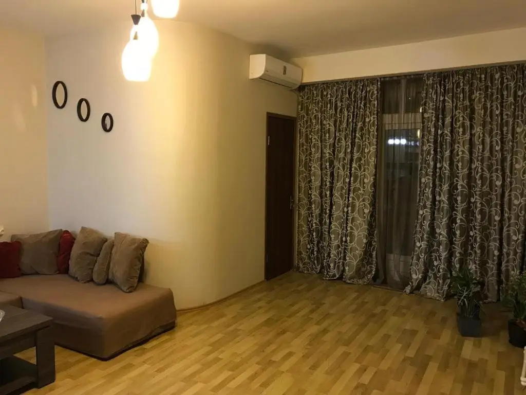 Тбилиси: 33 Vazha Pshavela Apartment