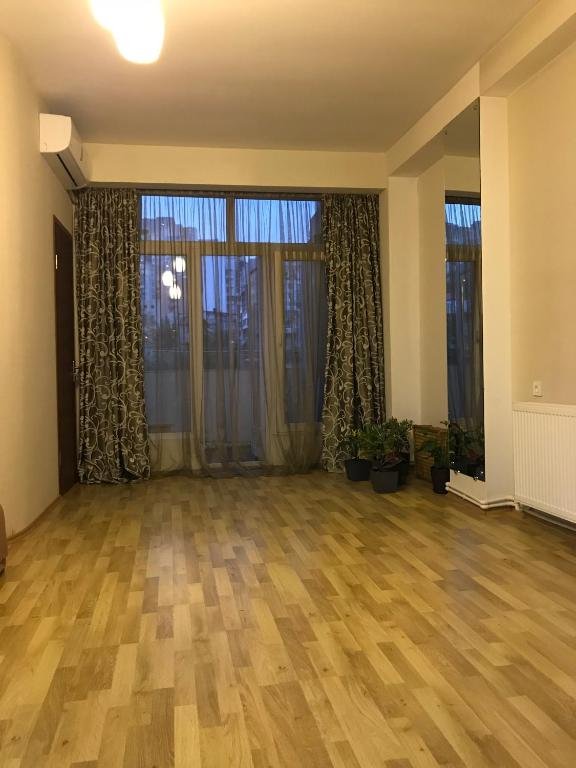 Тбилиси: 33 Vazha Pshavela Apartment
