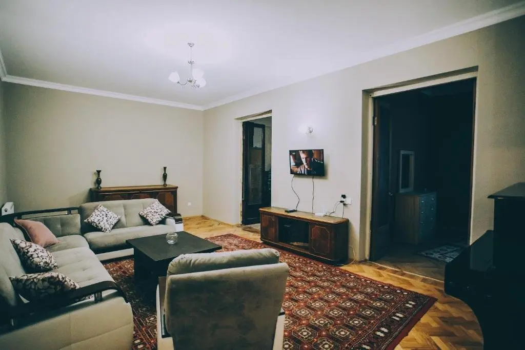 Тбилиси: Apartments on Shartava 18a