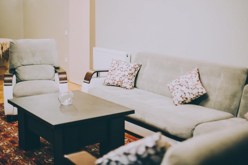 Тбилиси: Apartments on Shartava 18a