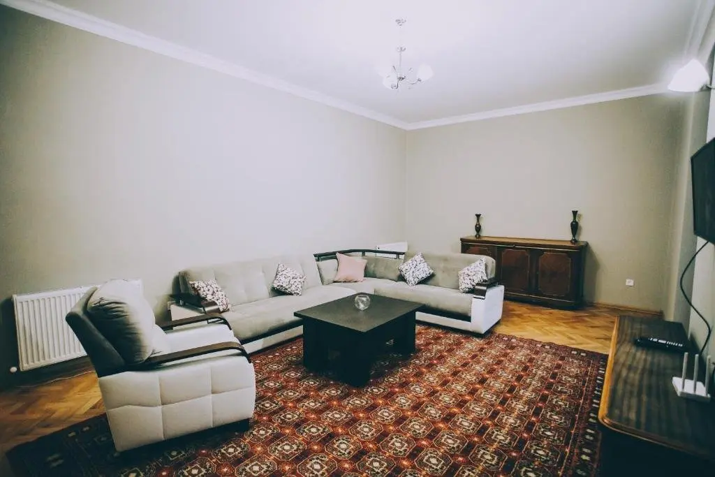 Тбилиси: Apartments on Shartava 18a