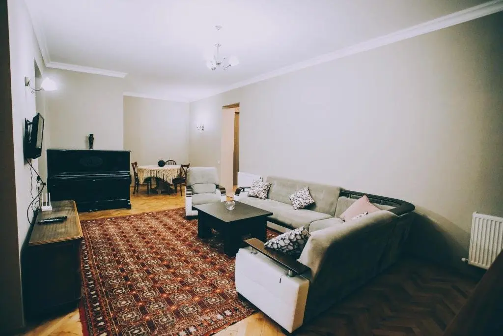 Тбилиси: Apartments on Shartava 18a