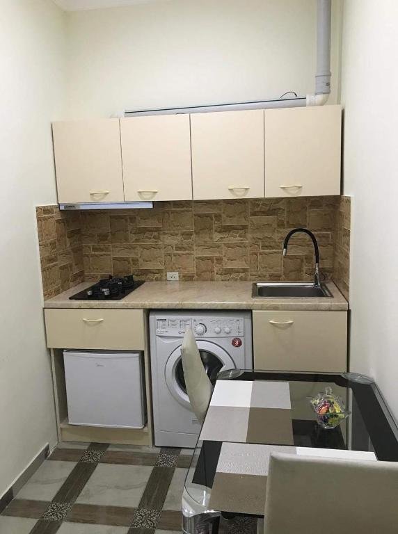 Тбилиси: Apartment on Tsotne Dadiani 7