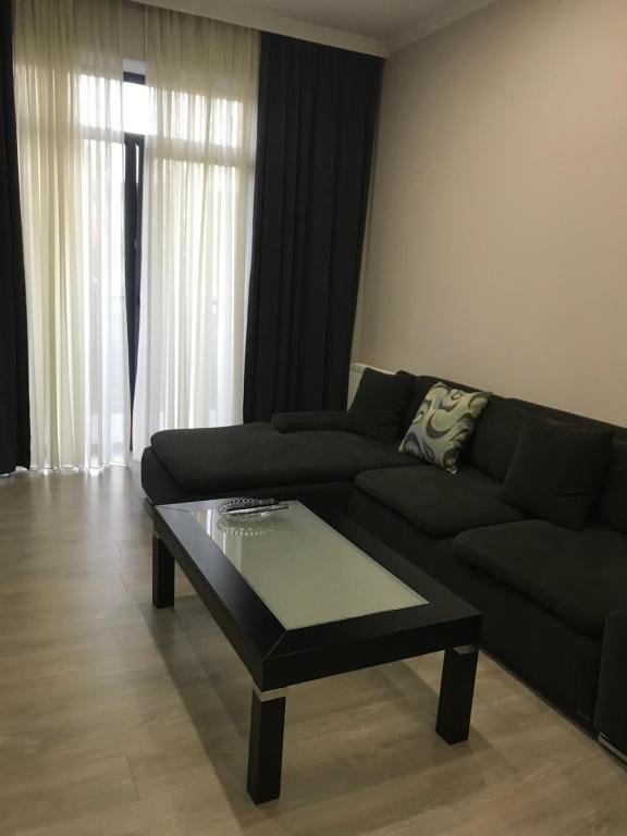 Тбилиси: 1 Bedroom Apartment on Kazbegi St