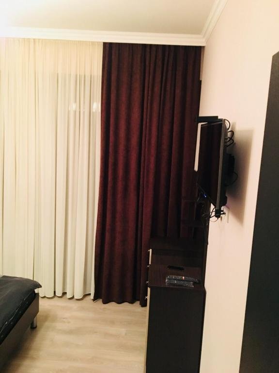 Тбилиси: 1 Bedroom Apartment on Kazbegi St
