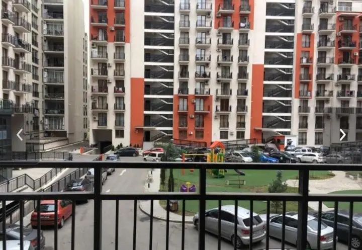 Тбилиси: 3-Room Apartment on Kazbegi St