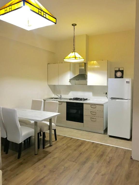 Тбилиси: 3-Room Apartment on Kazbegi St