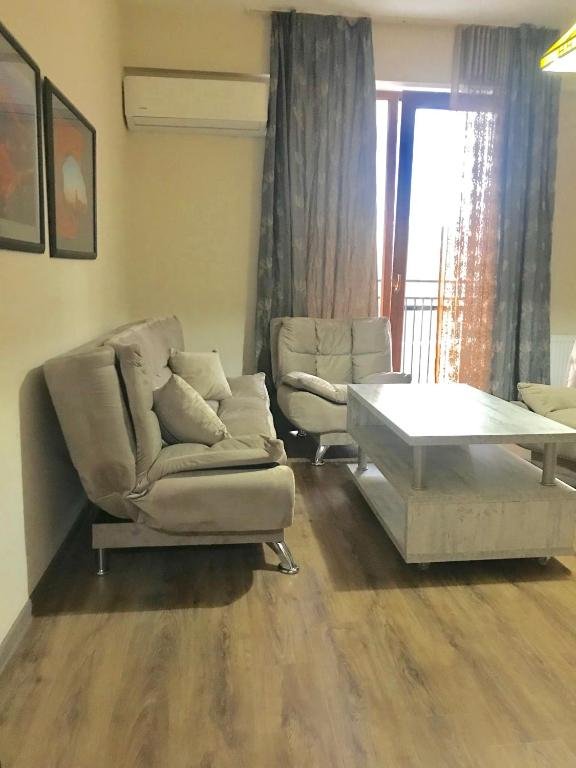 Тбилиси: 3-Room Apartment on Kazbegi St