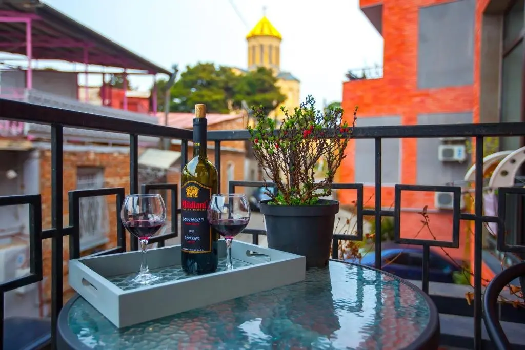 Тбилиси: 2 Bedroom apartment Old City
