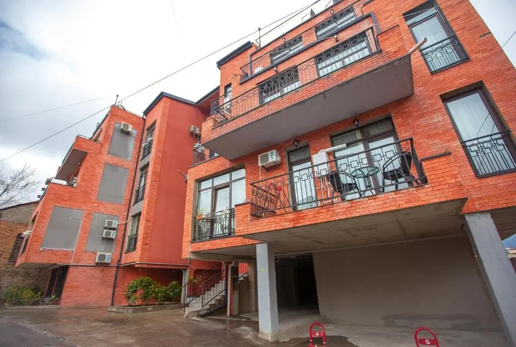 Тбилиси: 2 Bedroom apartment Old City