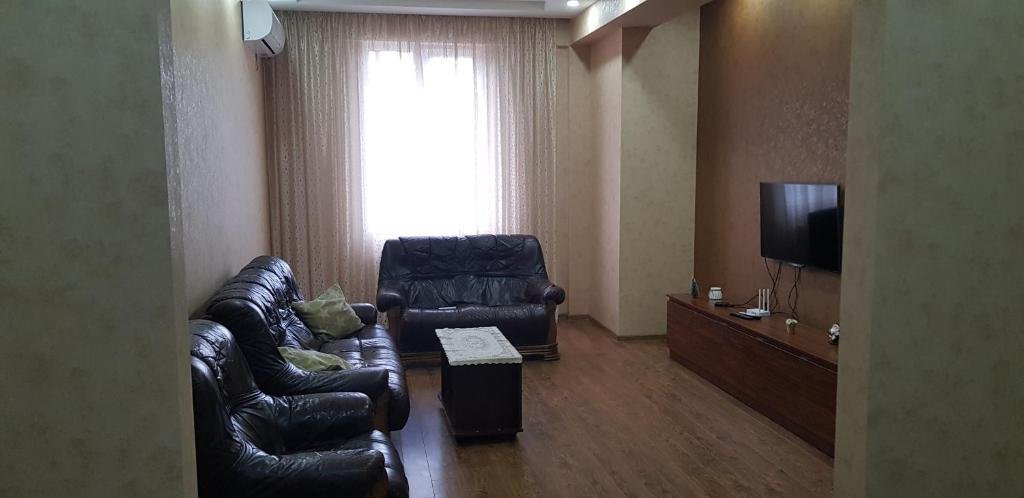 Тбилиси: Apartment in Guramishvili Avenue 17b