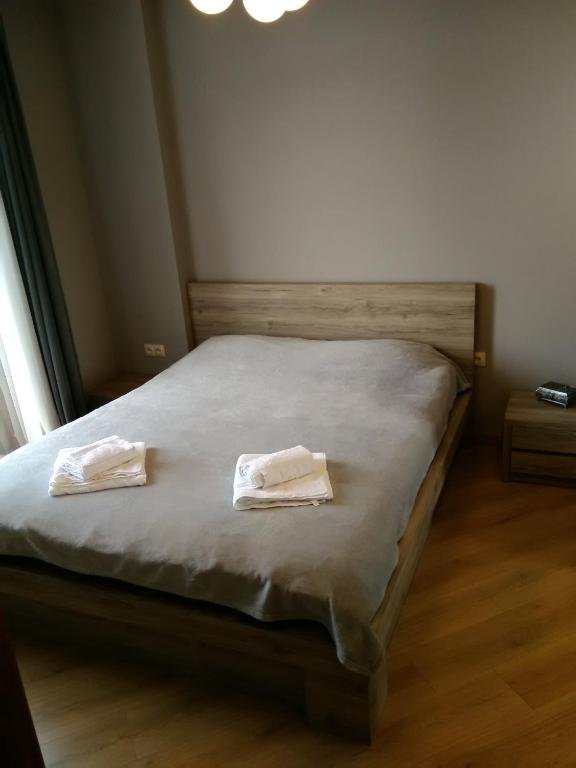 Тбилиси: A Modern studio apartment near Lisi lake