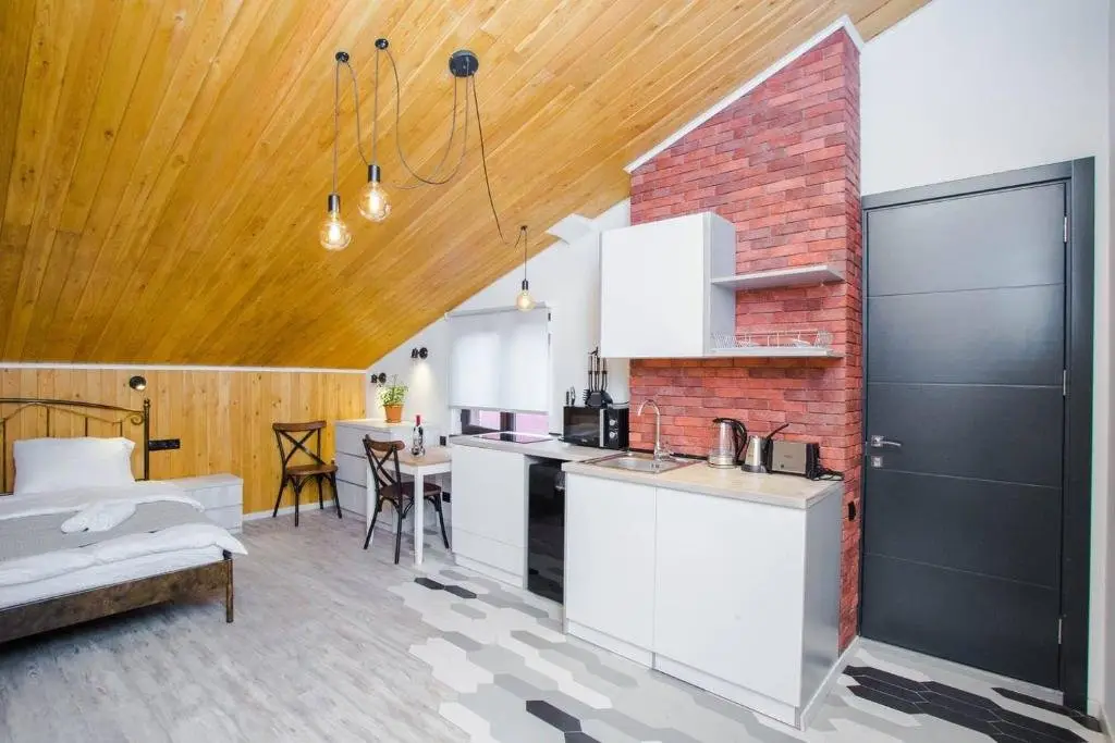 Тбилиси: ? -30% ? Studio in Old Tbilisi w/wooden ceiling ?
