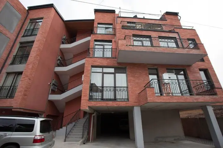 Тбилиси: ? -30% ? Studio in Old Tbilisi w/wooden ceiling ?