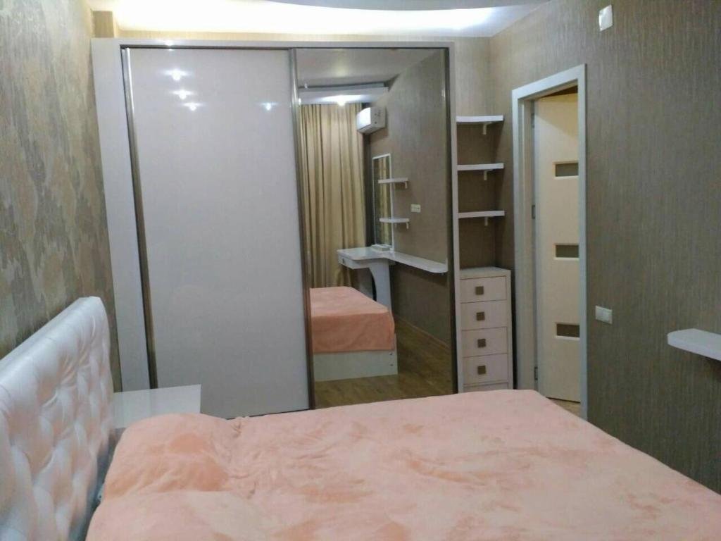 Батуми: Apartment Pirosmani Street 18B