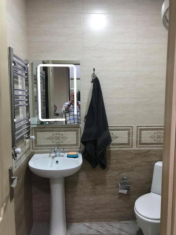 Батуми: 2-Zimmer Wohnung In Einem Wohnhaus