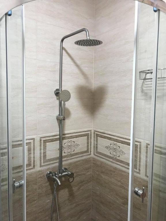 Батуми: 2-Zimmer Wohnung In Einem Wohnhaus