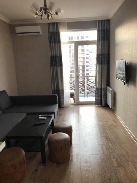 Батуми: 2-Zimmer Wohnung In Einem Wohnhaus
