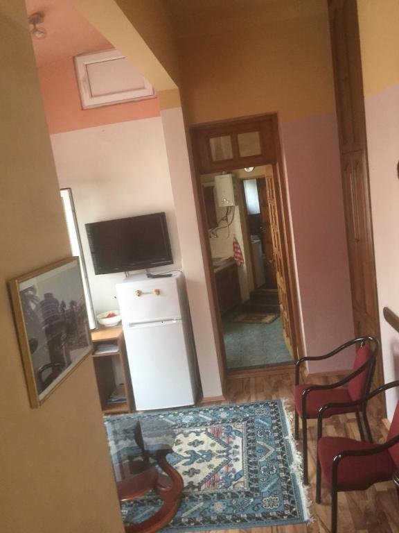 Батуми: 1,5 komnata.
